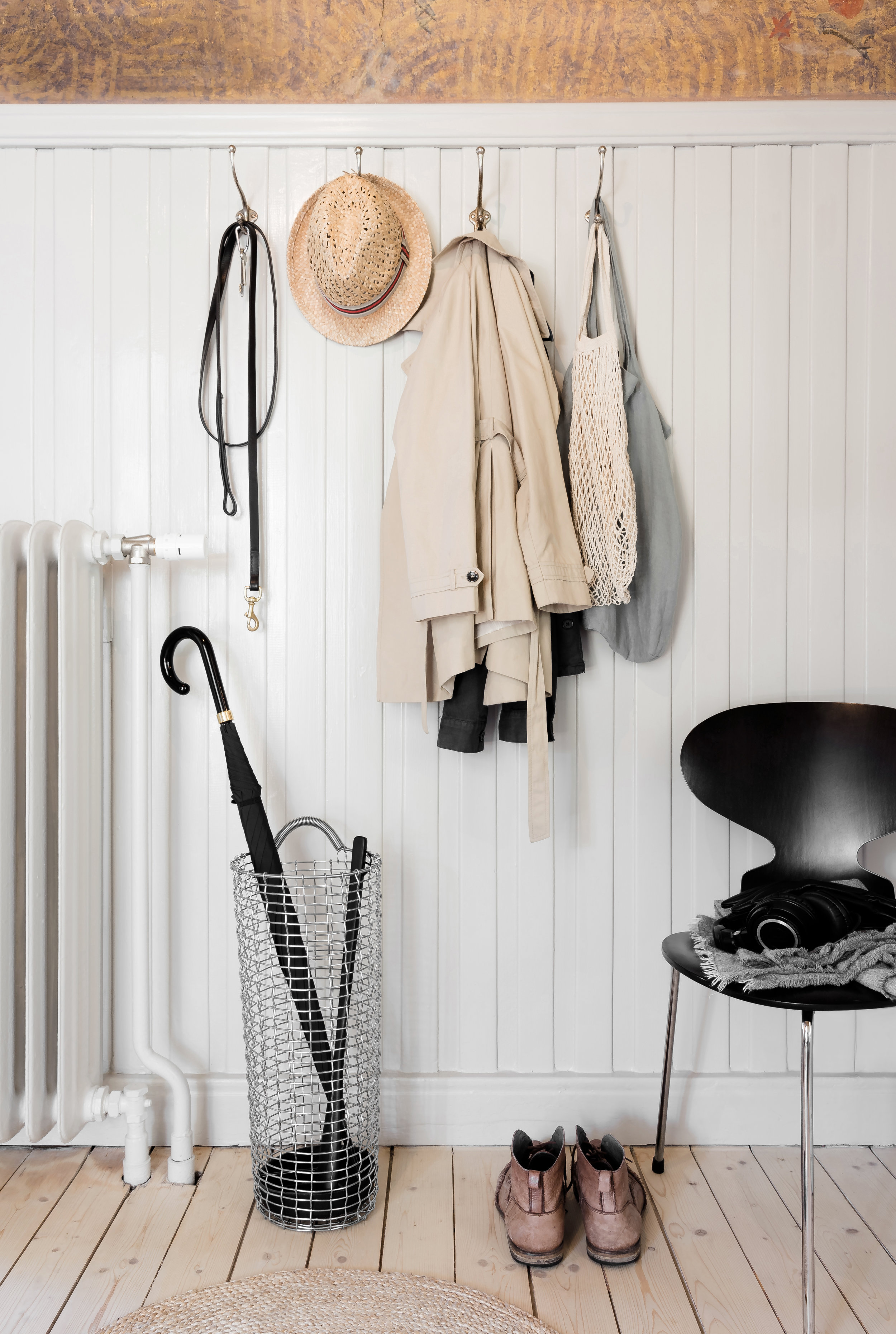 Hallway essentials with Korbo Umbrella Basket