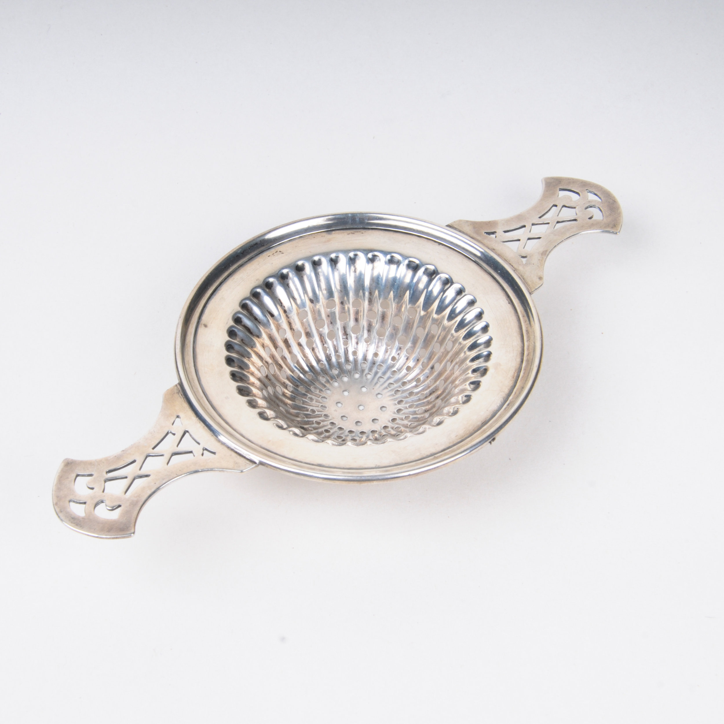 Tea strainers and infusers in Antique Sterling Silver Bryan
