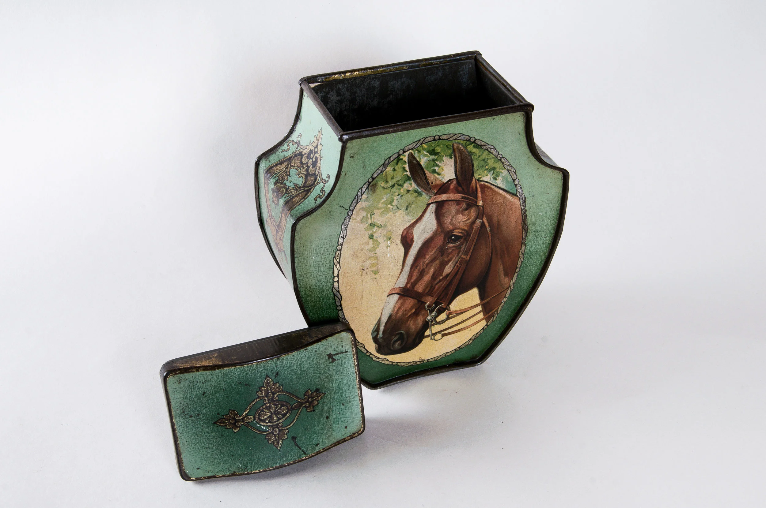Haus_Des_Rodriguez_TurnerHelton_Items-87.jpg