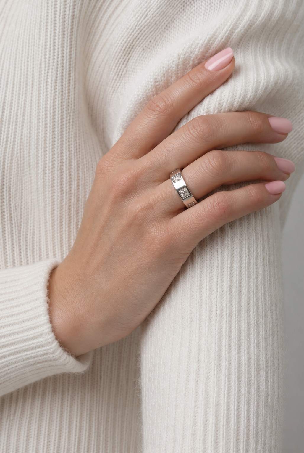 18ct white gold diamond band ring, square pavé diamond panels around a polished band