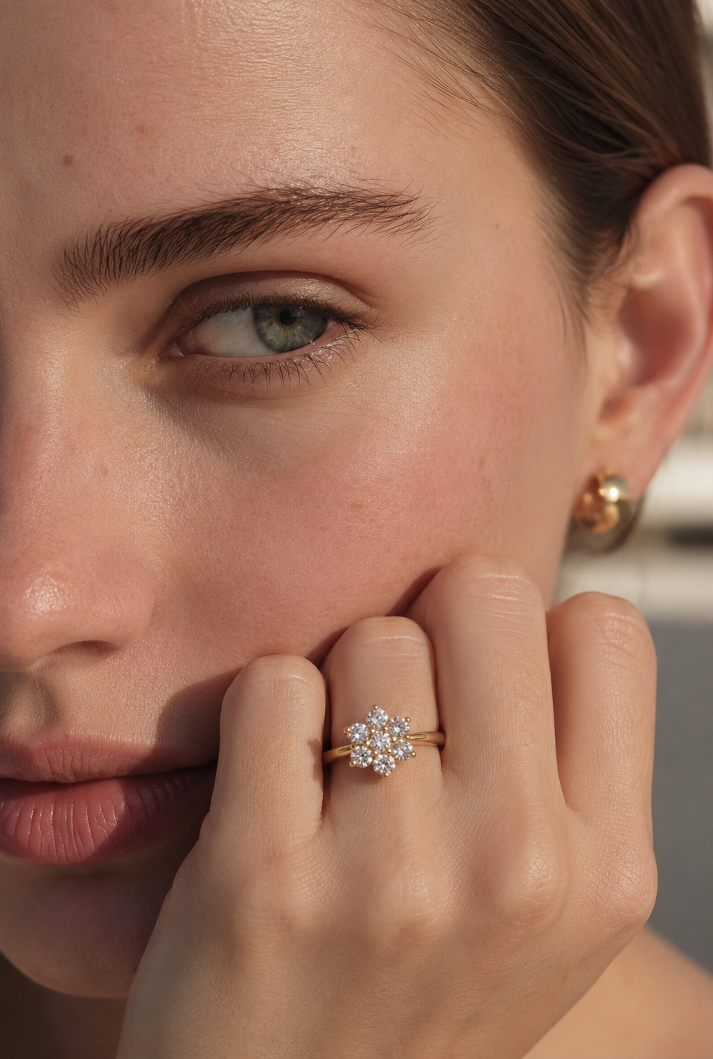 18ct yellow gold diamond daisy cluster ring