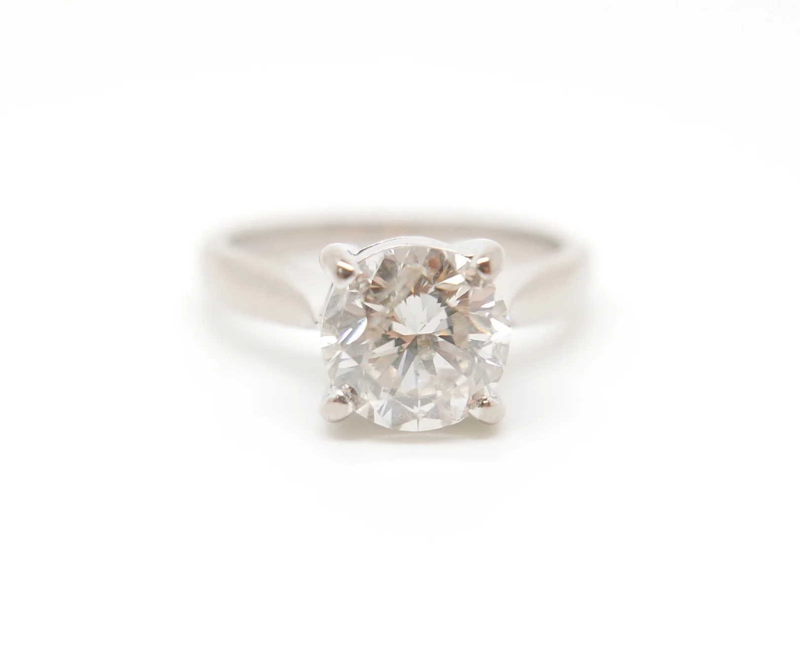 2 carat diamond solitaire ring