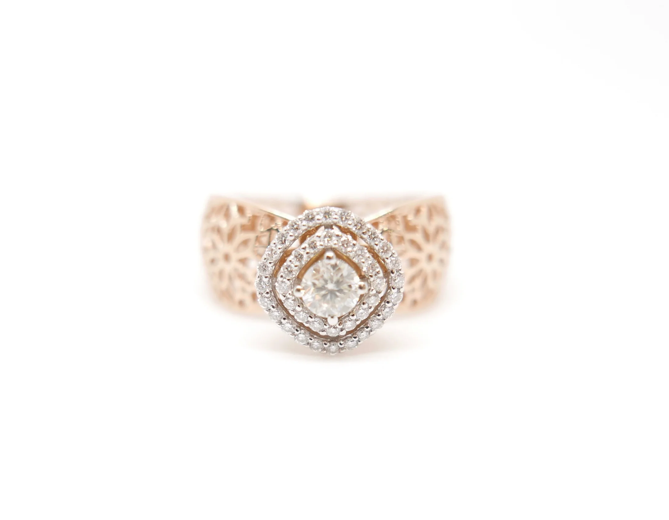 Unusual Filigree Diamond Ring in 18ct Gold