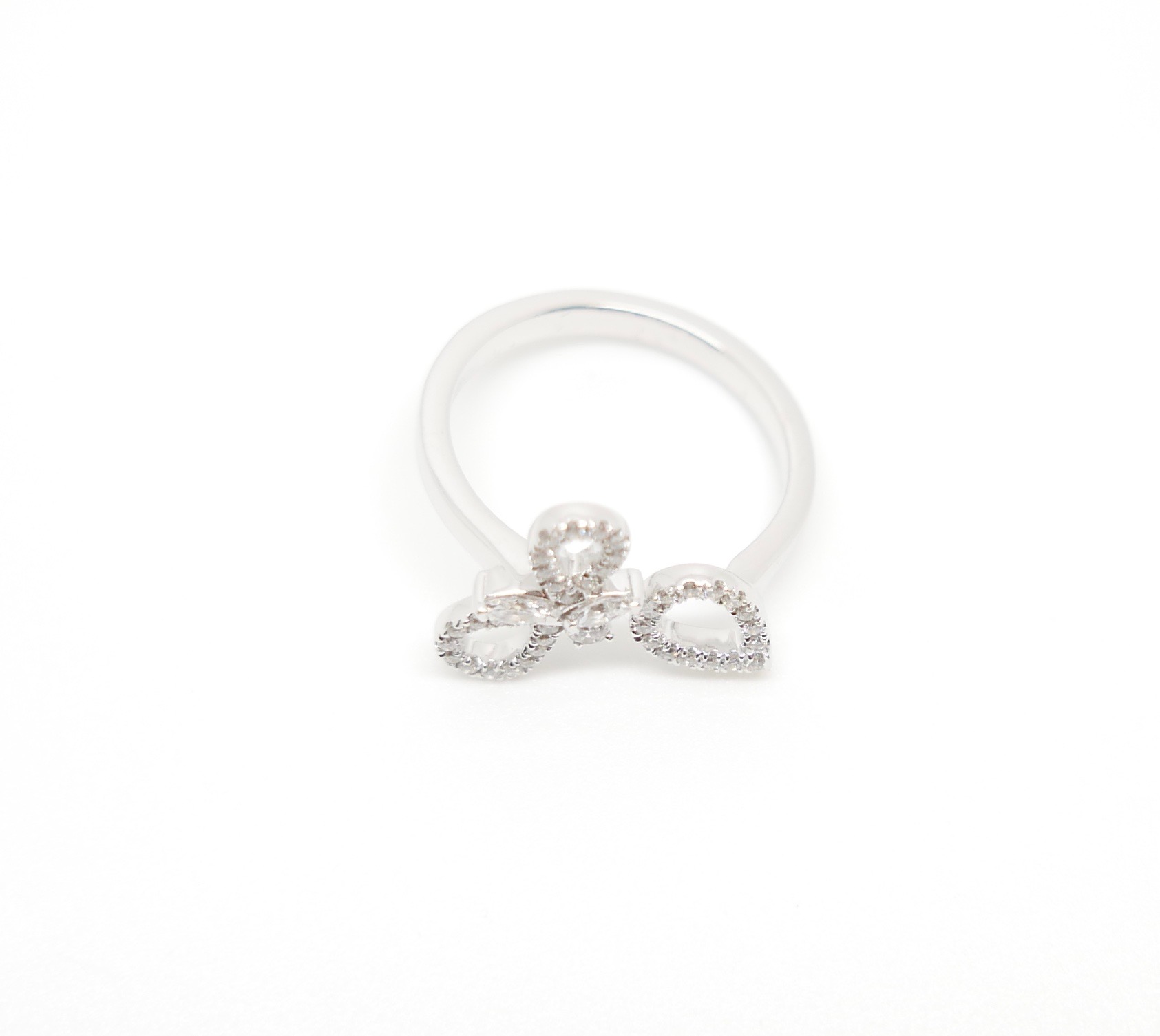 Modern Bee Ring.jpg