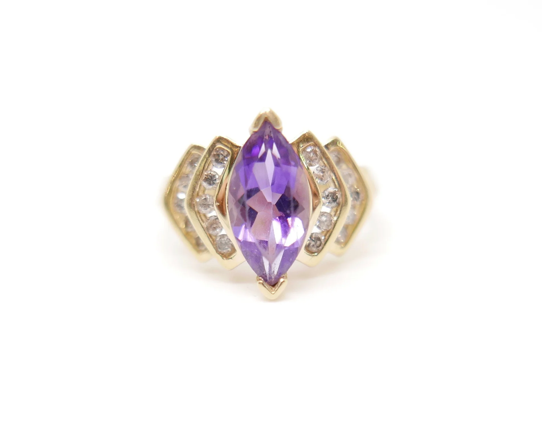 Amethyst & Diamond Ring in 14ct Gold