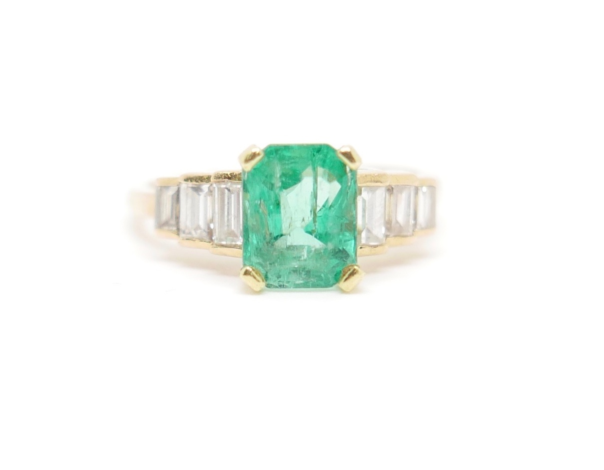 emerald engagement ring