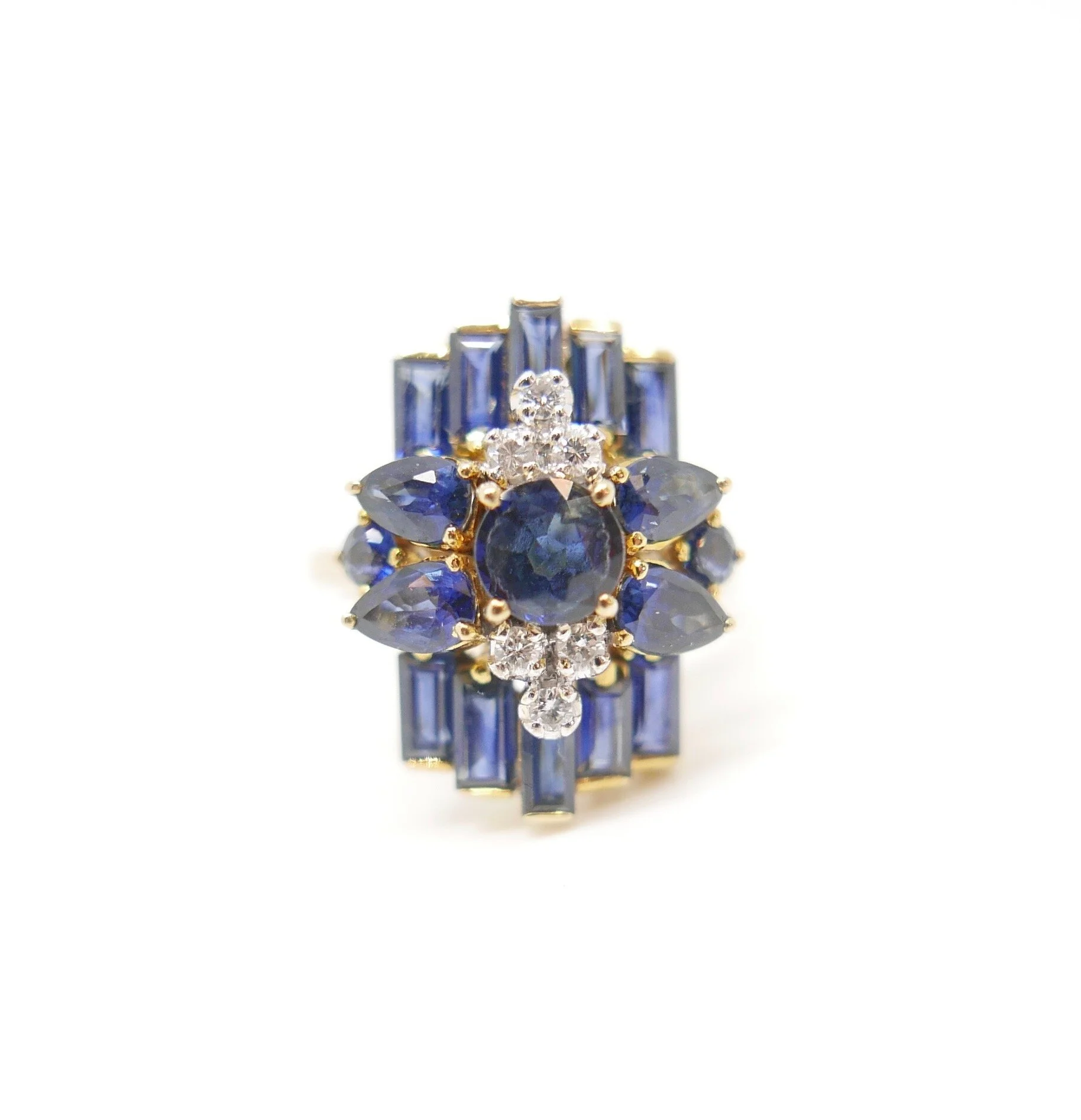 Sapphire &amp; Diamond Ring in 18ct Gold