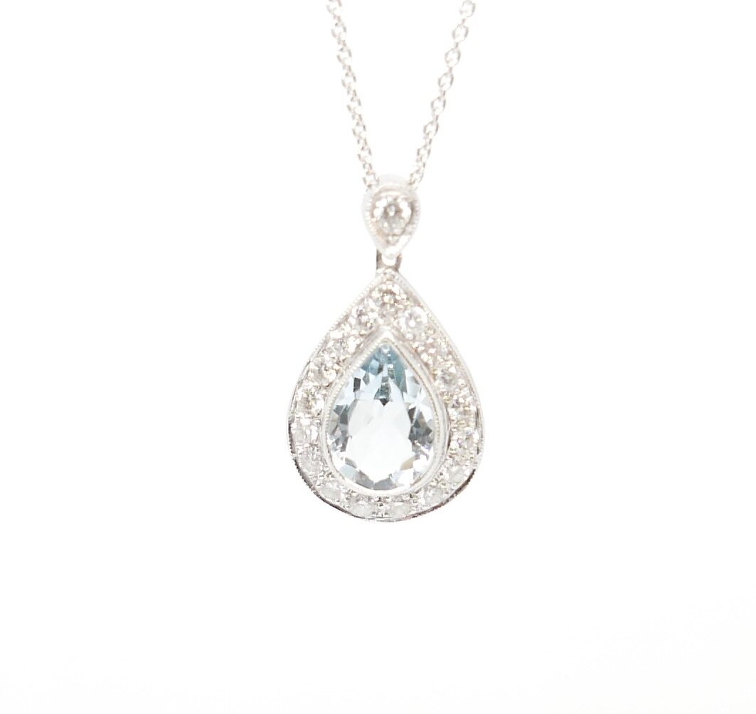 Aquamarine &amp; Diamond Pendant Necklace in 18ct White Gold