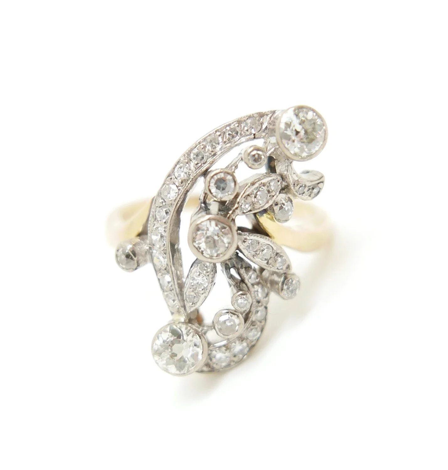 Art Deco Ring with Diamonds in 18ct Gold