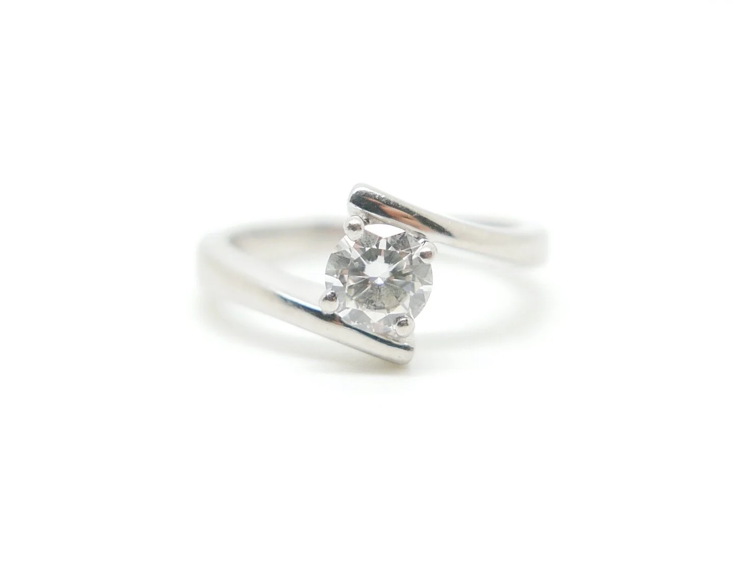 Diamond Solitaire Ring in Full Platinum