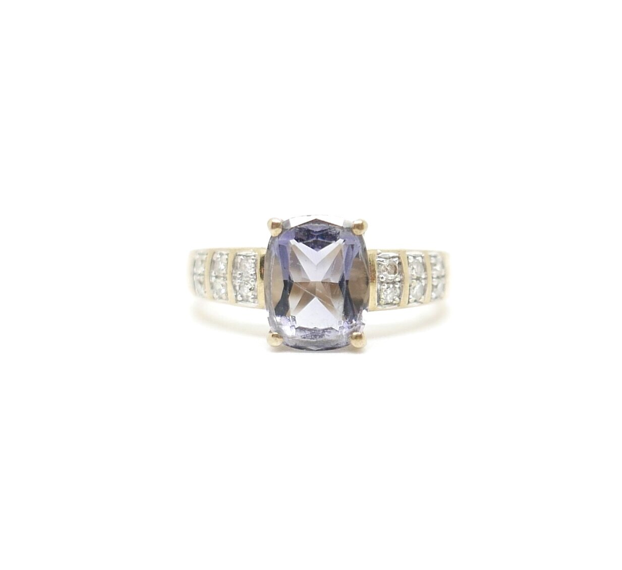 Amethyst &amp; Diamond Ring in 9ct Gold