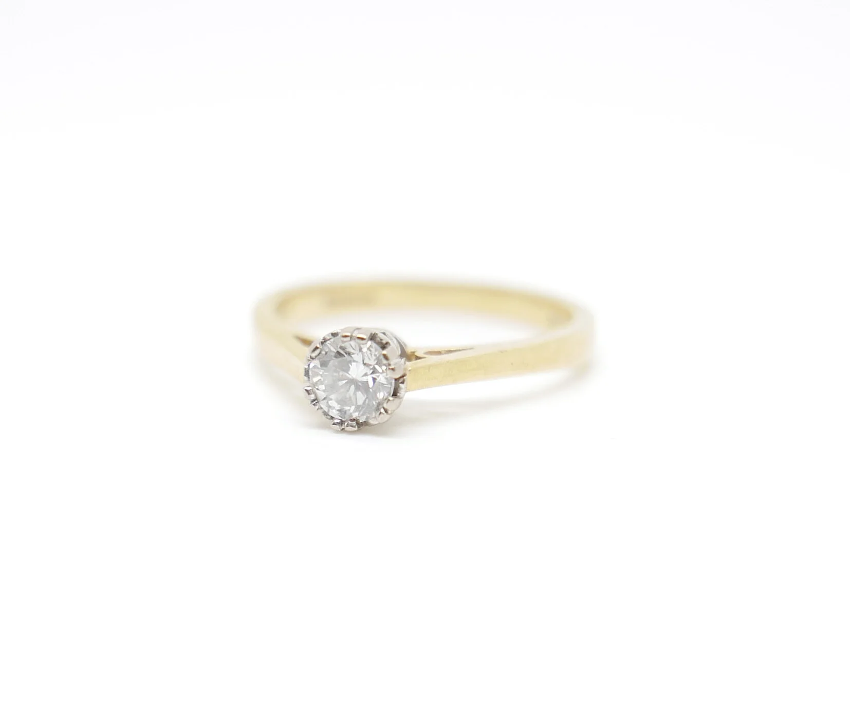 solitaire engagement ring