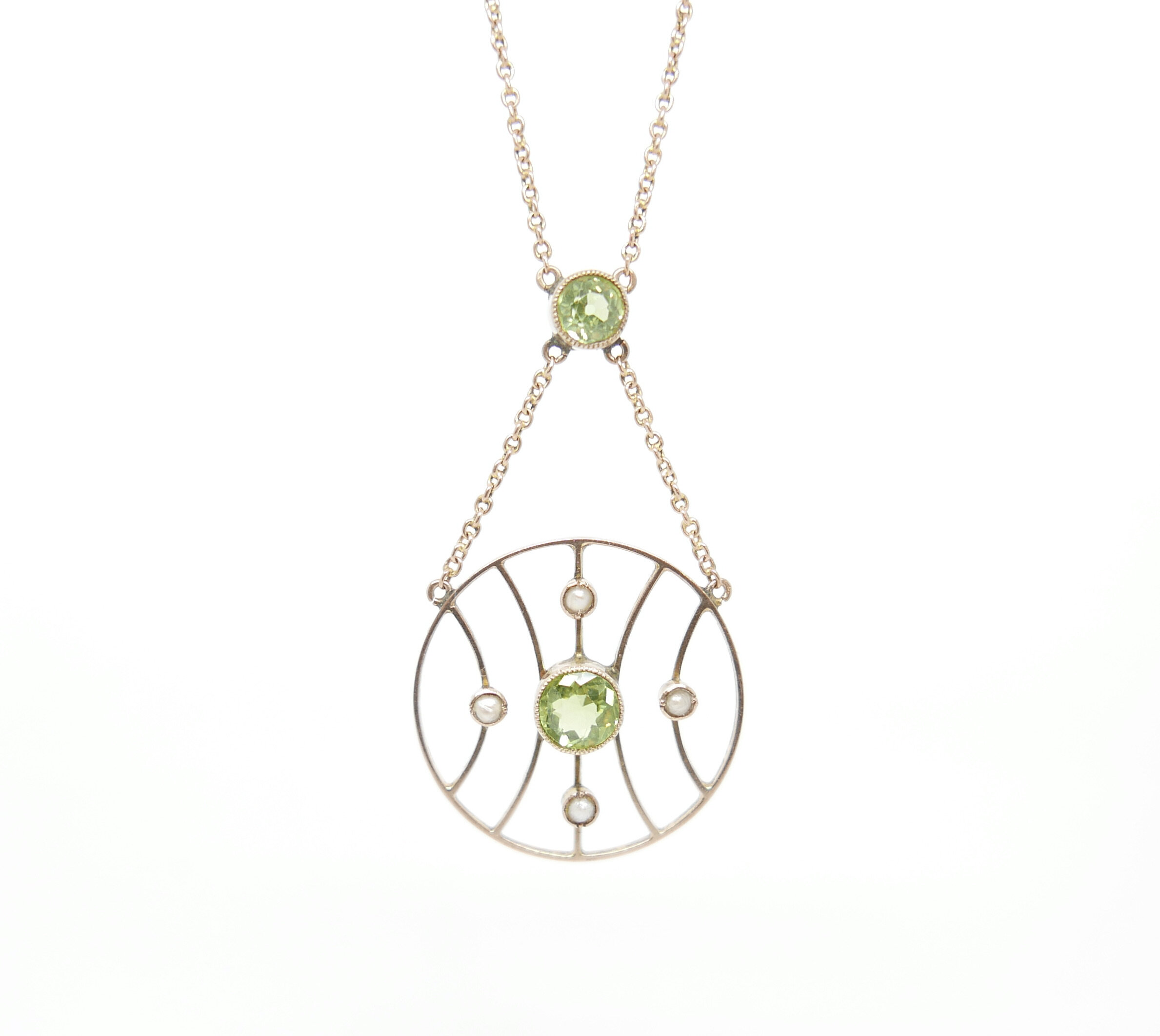Art Nouveau Peridot Necklace in 9ct Gold