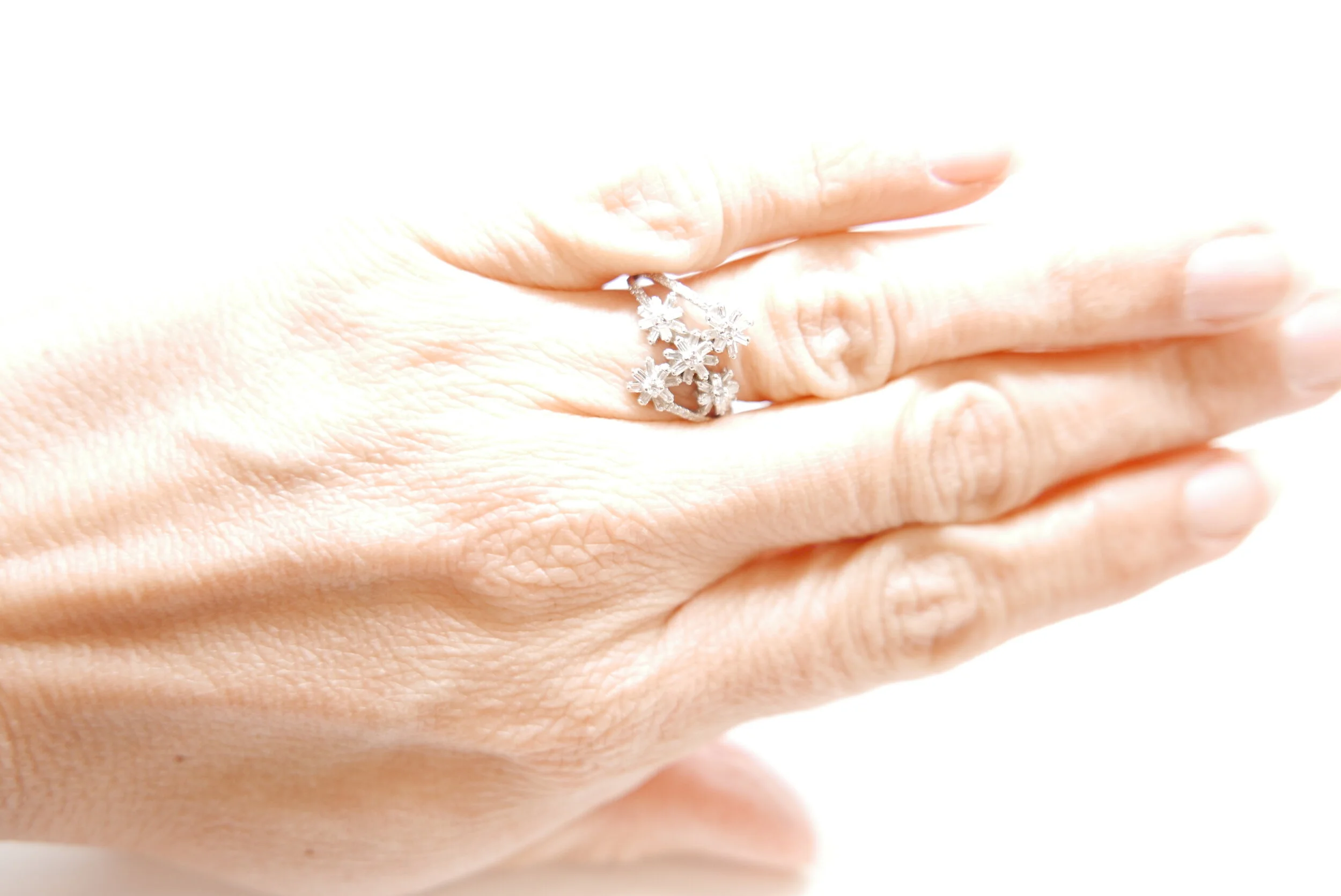 contemporary diamond ring