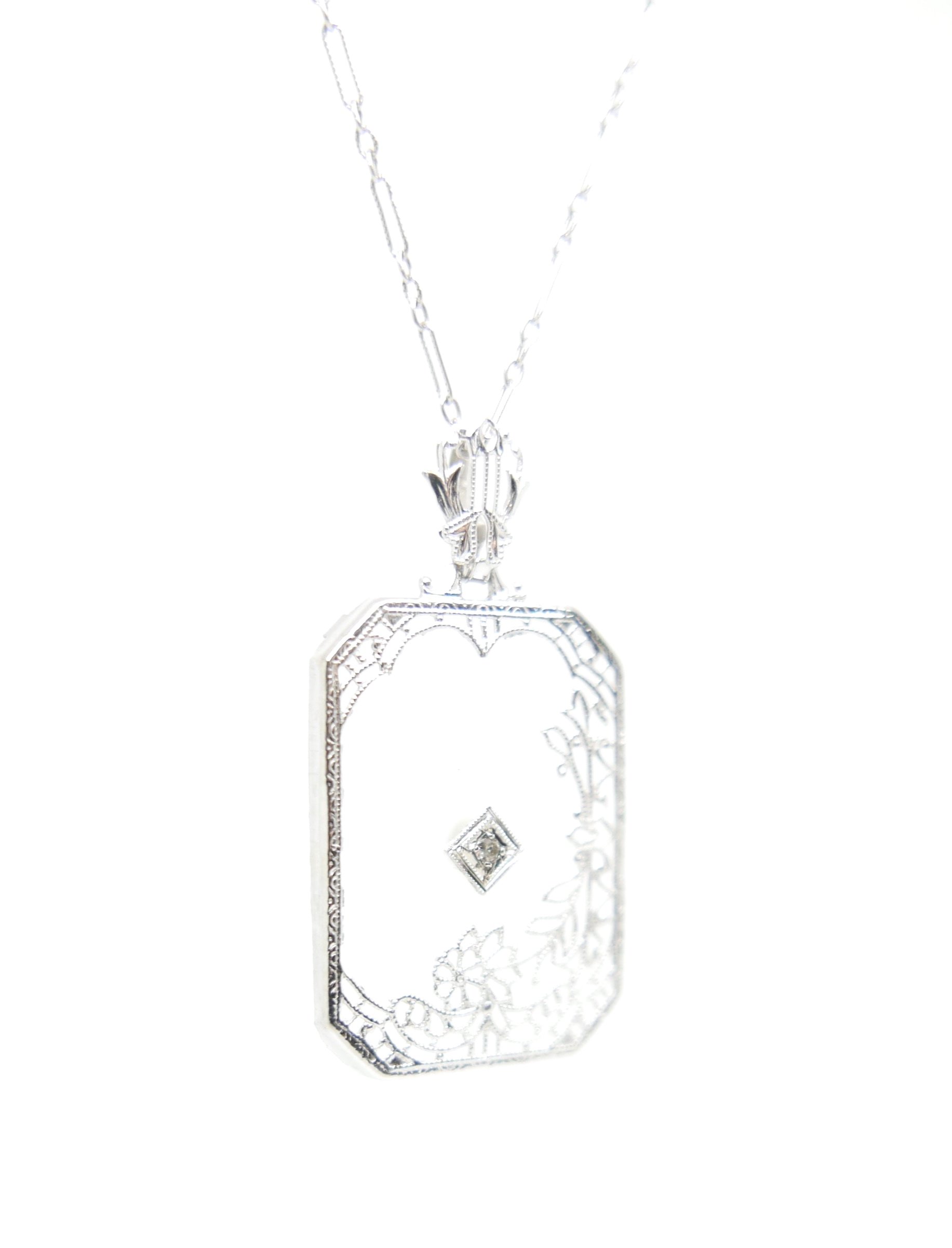 Art Deco Camphor Glass Necklace | ihrm.or.ke