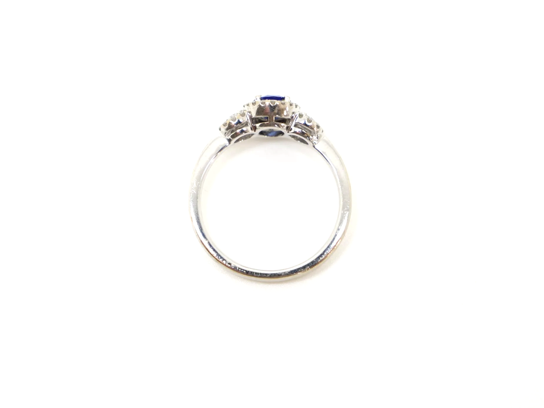 18ct gold sapphire and diamond halo cluster ring
