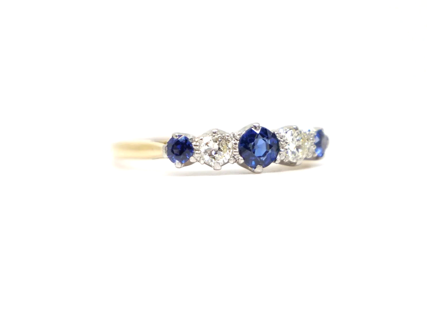 Very pretty vintage 18ct gold sapphire and diamond five-stone ring