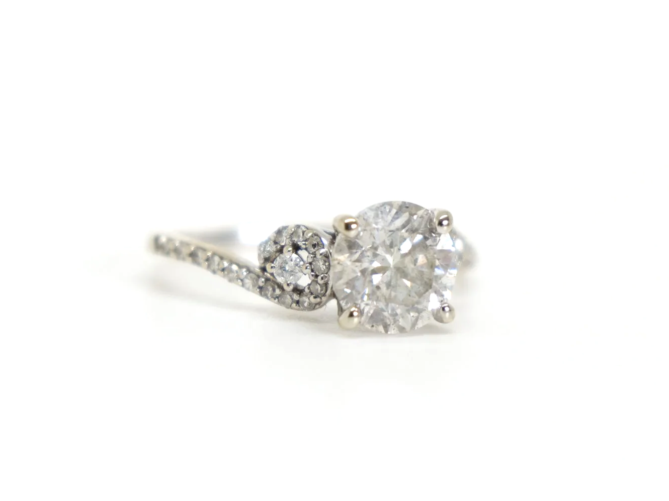 18ct gold diamond solitaire ring, 1.38ct central brilliant cut diamond with diamond set sides, UK size I