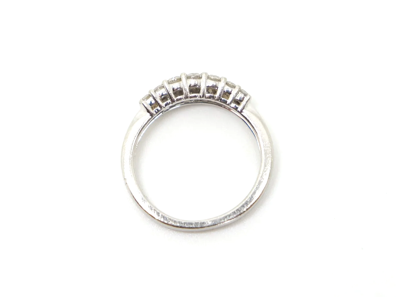 Lovely 18ct gold diamond half eternity ring, set with two rows of graduated diamonds. Approximately 0.34ct diamonds total.