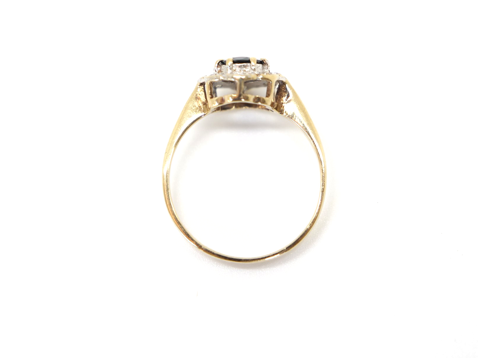 Very pretty vintage sapphire and diamond ring, set with a central oval cut sapphire of approximately 1ct and surrounded by small diamonds.