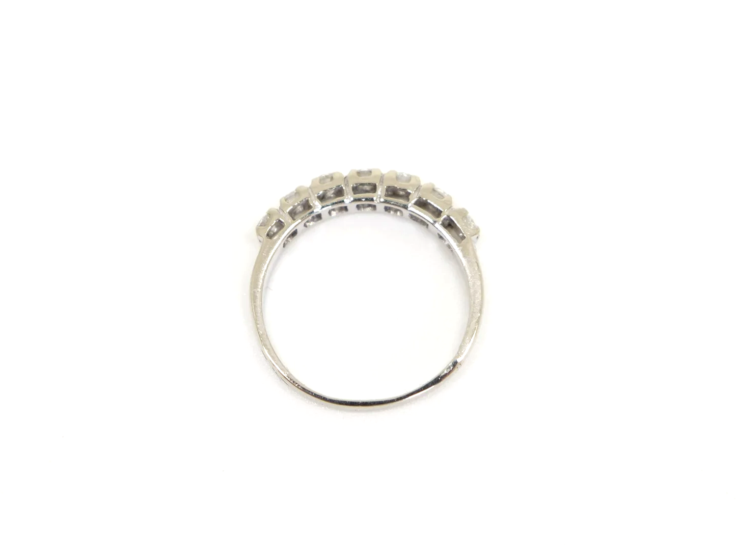 18ct white gold diamond half eternity ring, row of round brilliant cut diamonds, UK size L