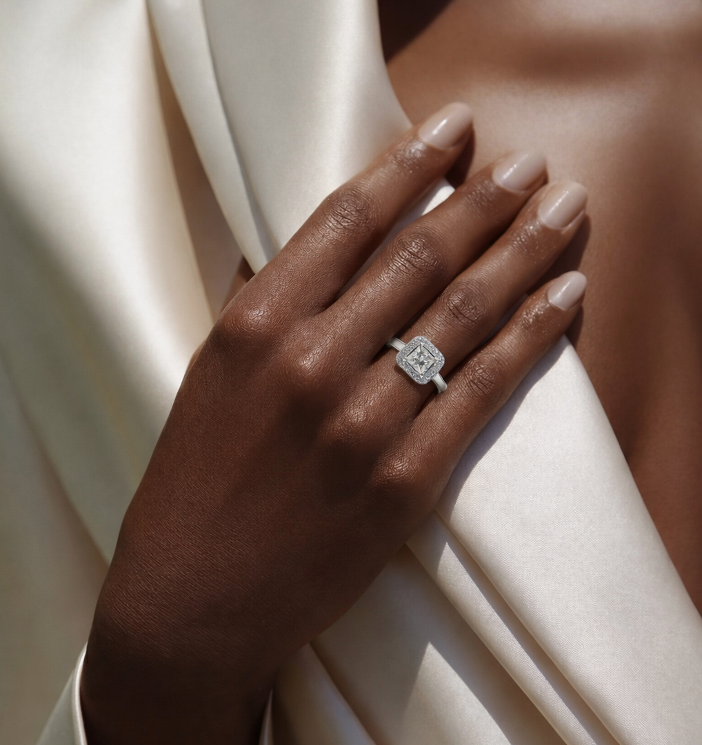 0.5ct diamond halo ring H VVS.png