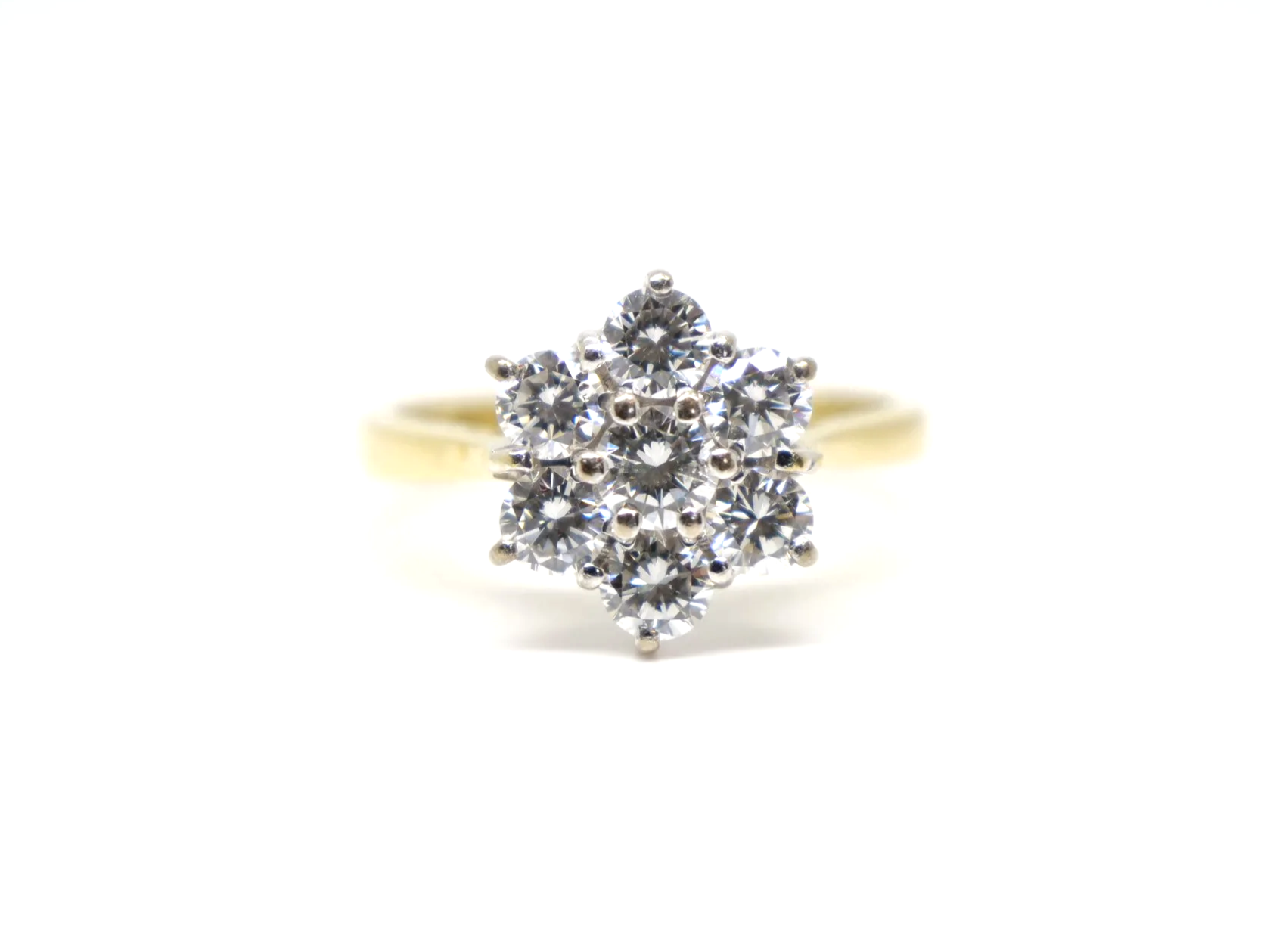 Stunning 18ct gold diamond daisy cluster ring