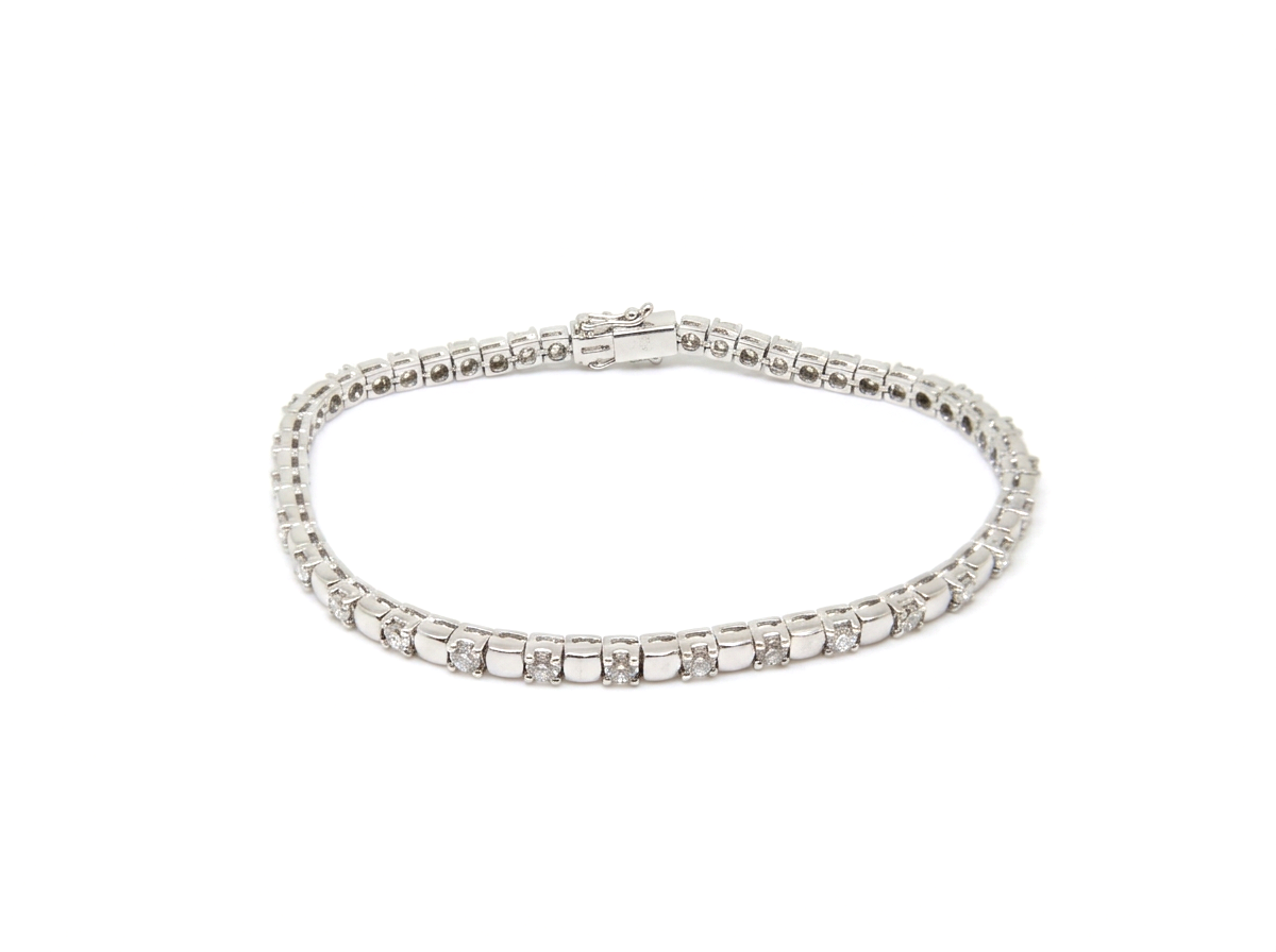 18ct white gold diamond tennis bracelet, 2ct total, dated 2000