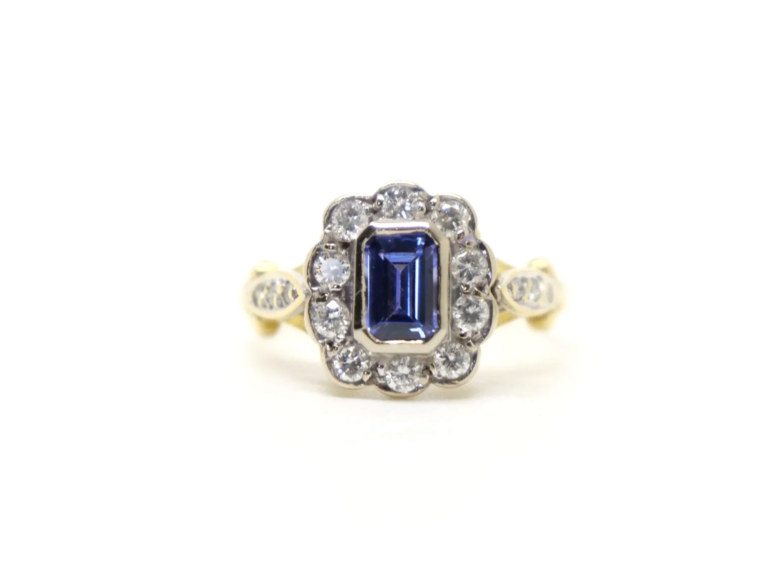 vintage 18ct gold sapphire and diamond cluster ring