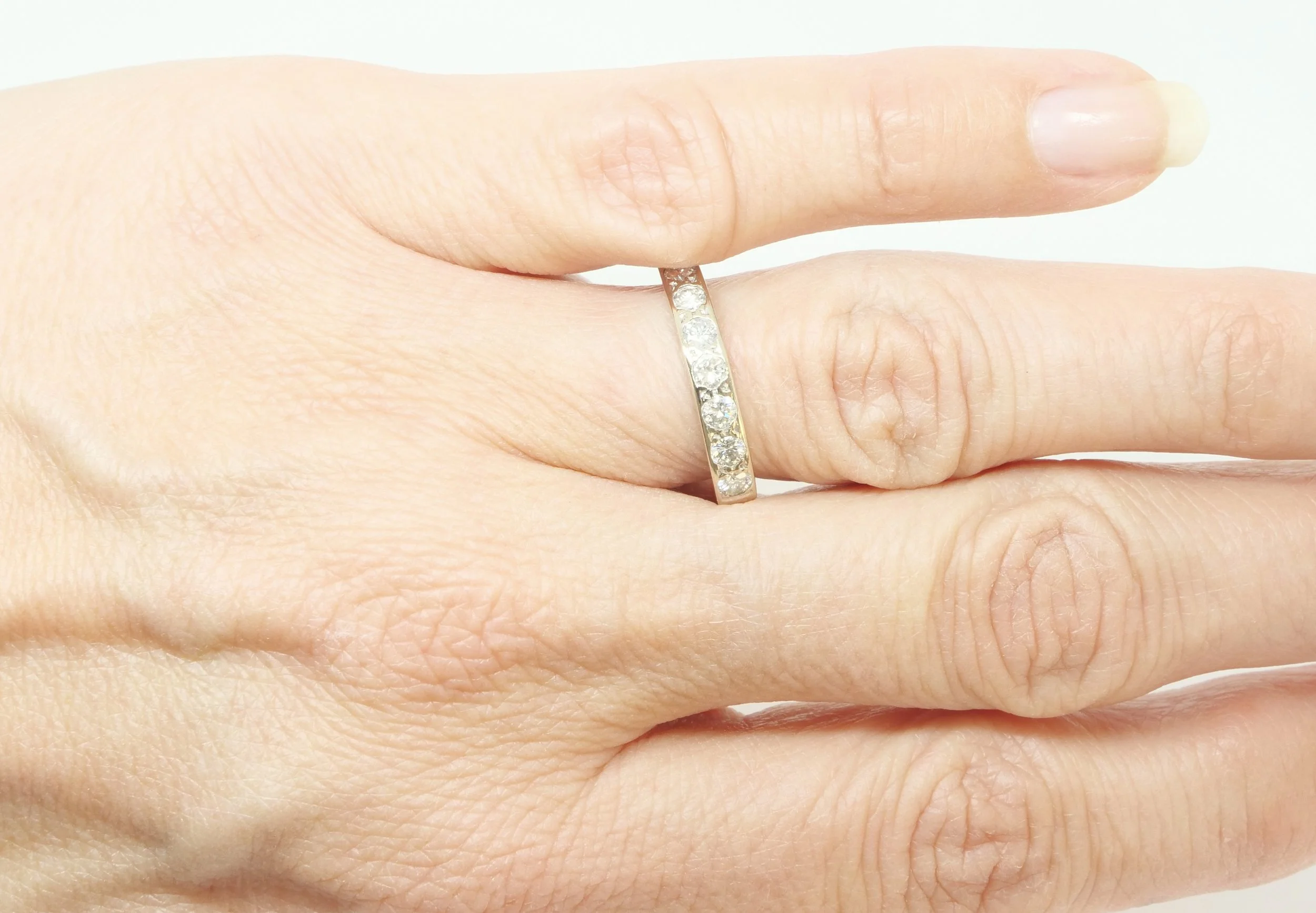 vintage 18ct white gold diamond half eternity ring with 0.5ct diamonds