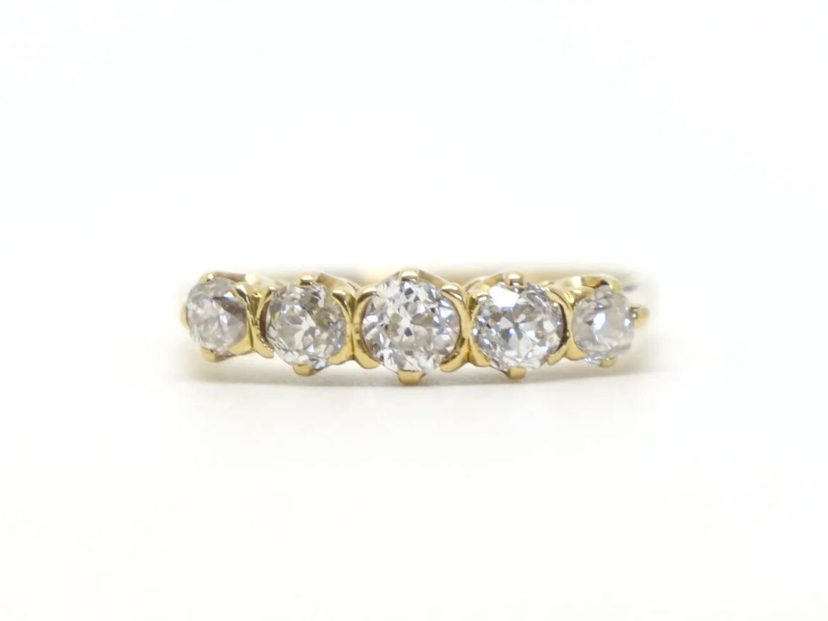 Fabulous 18ct gold vintage diamond five stone ring, set with five old cut diamonds with a total diamond weight of approximately 0.8ct.