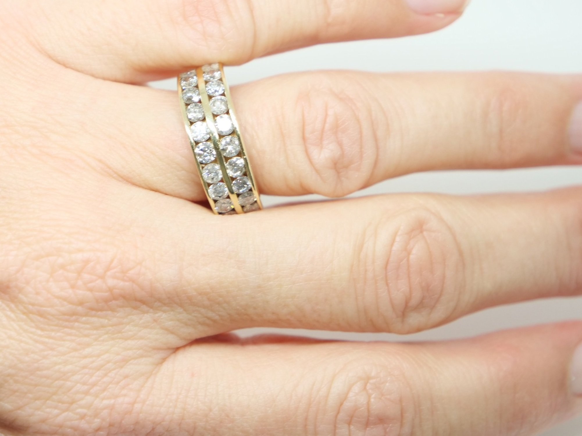 Wonderful 2ct diamond 14ct gold statement diamond ring, set with twenty brilliant cut diamonds across two separate rows in this half eternity design.
