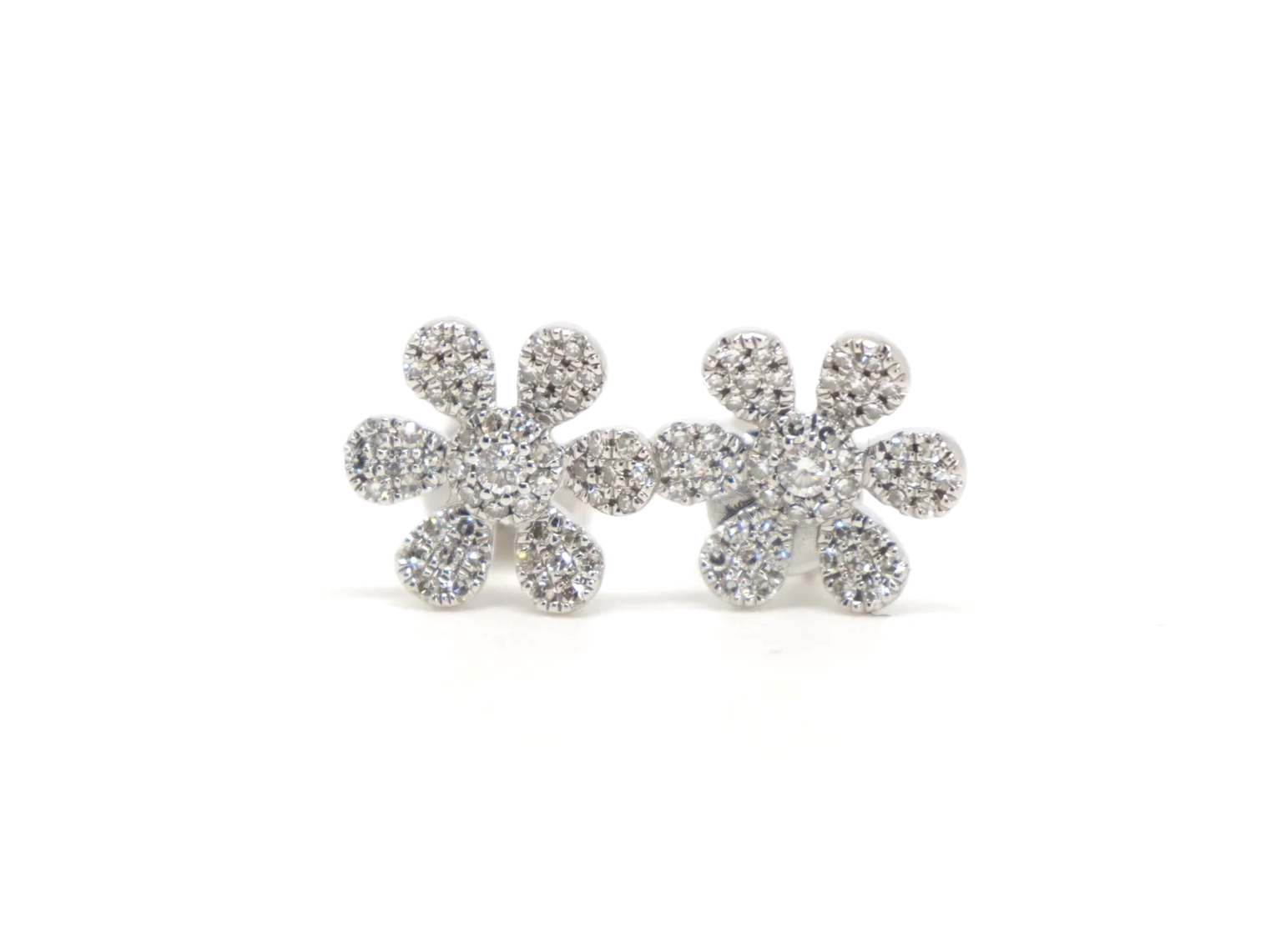 14ct gold diamond flower earrings in a delicate and pretty design