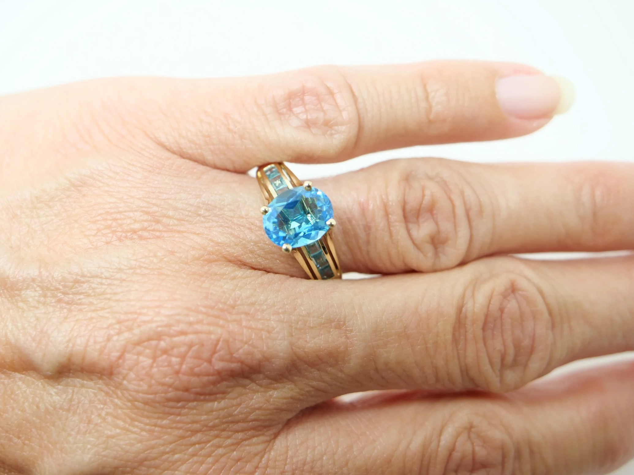 9ct gold blue topaz cocktail ring