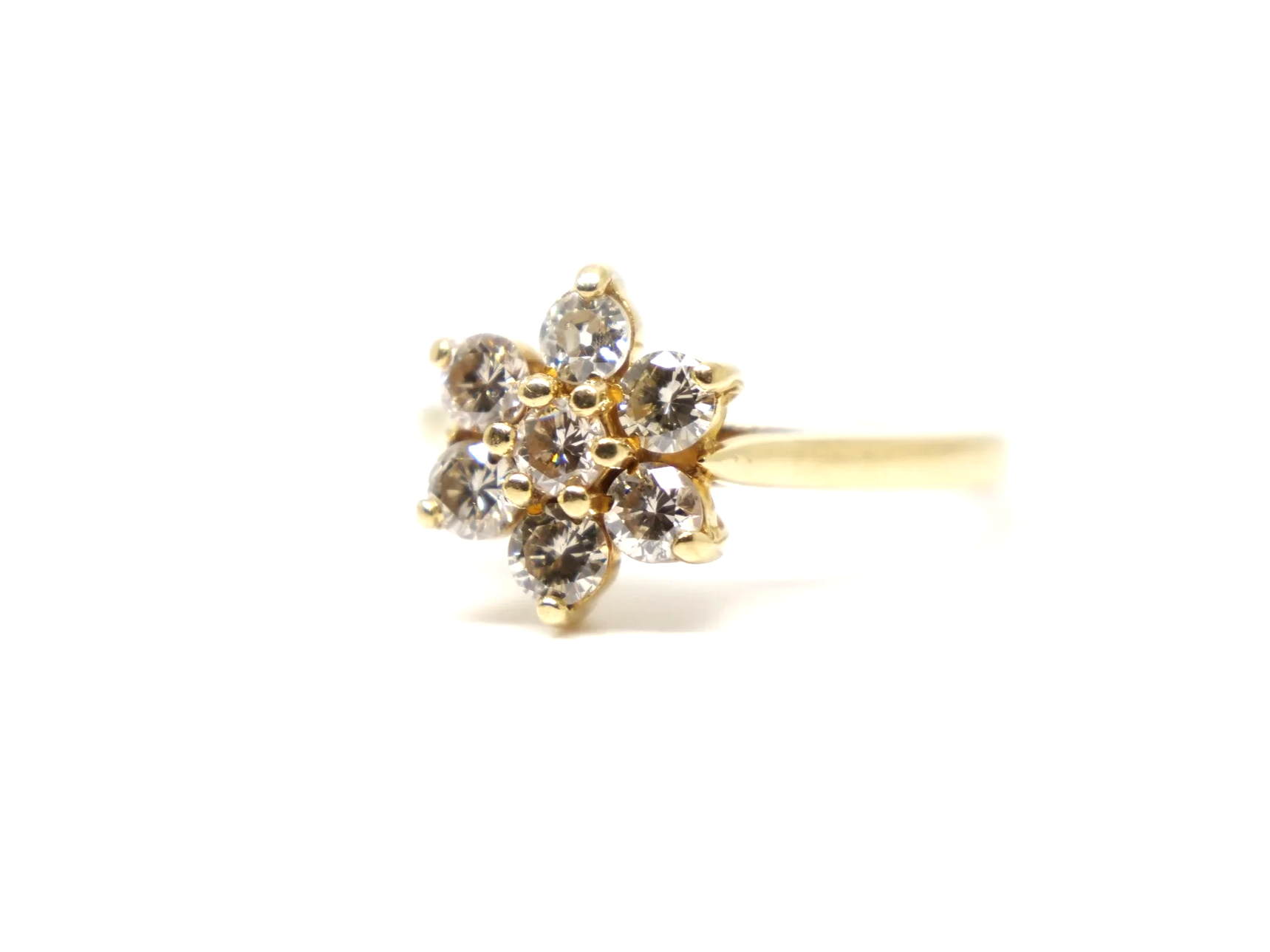 18ct yellow gold diamond daisy cluster ring
