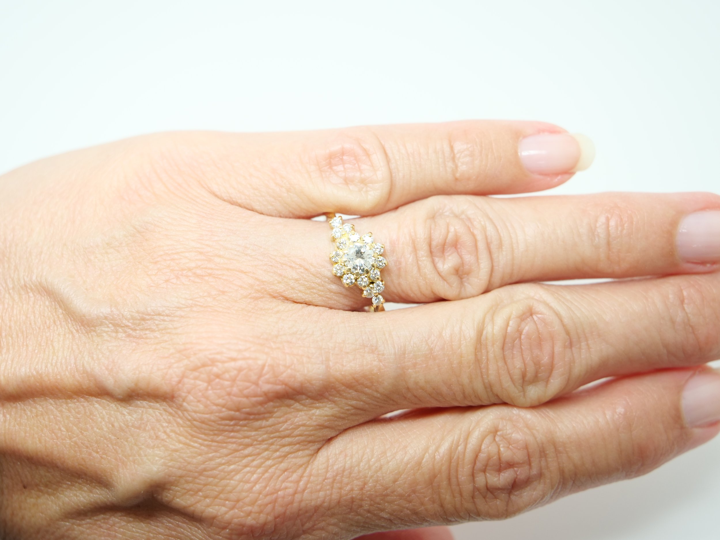 vintage 18ct yellow gold diamond cluster ring 1ct diamonds in snowflake design