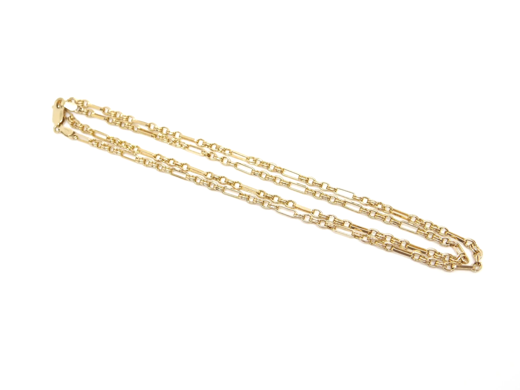 9ct gold Figaro chain with alternating belcher and bar links, 24 inches