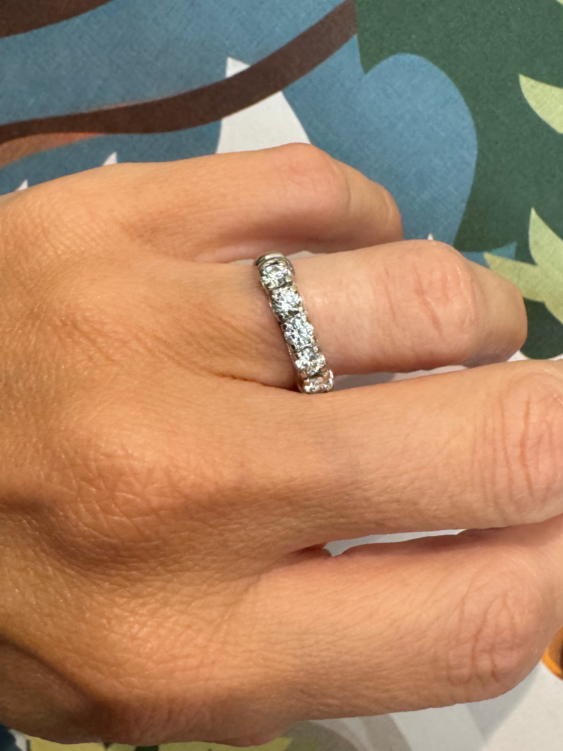 Unusual vintage 18ct gold diamond five stone ring, with five very sparkly brilliant cut diamonds in a scalloped setting.
