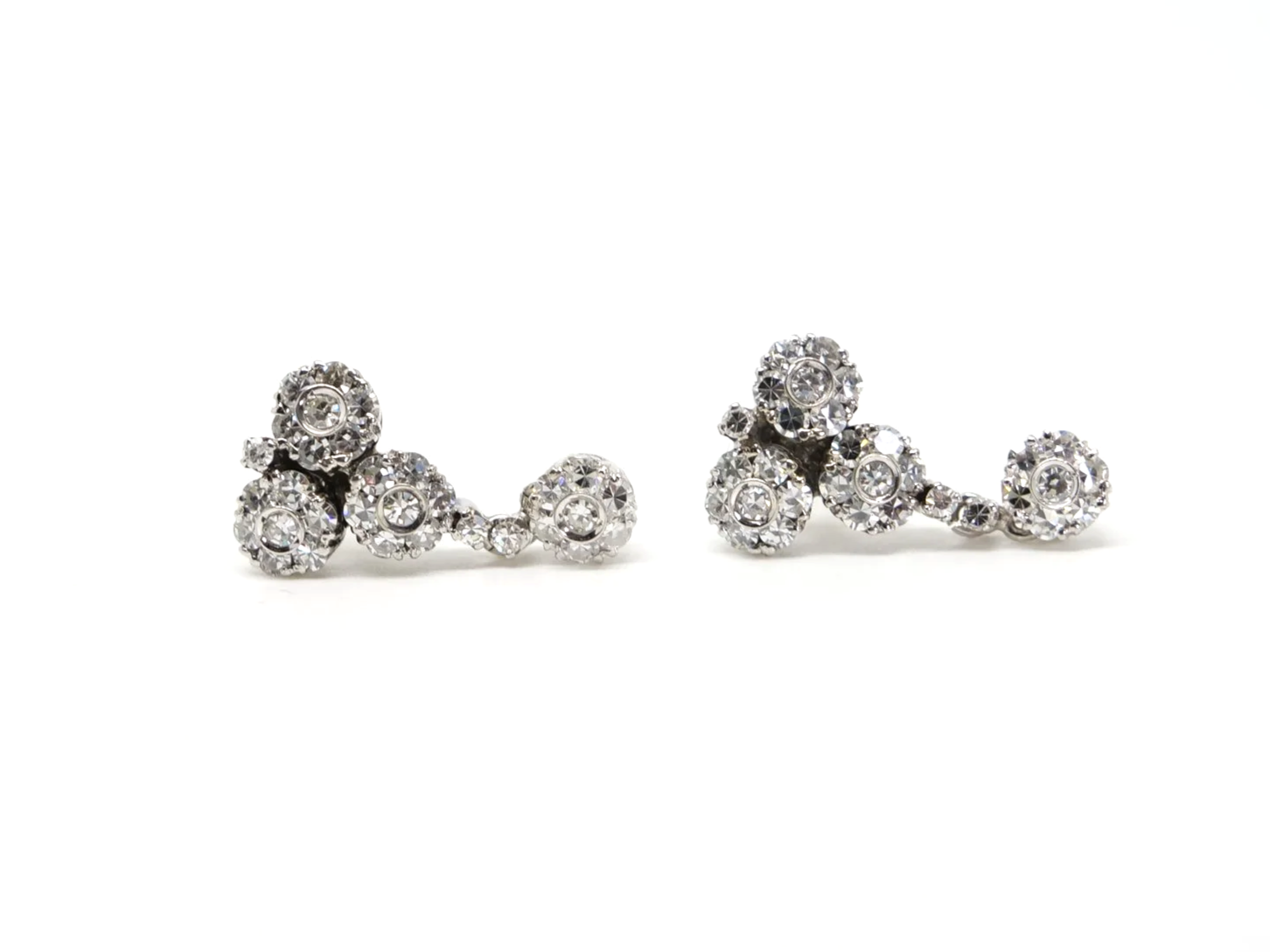 Beautiful vintage 18ct gold diamond drop earrings, set with stunning mini clusters of diamonds in this super design.