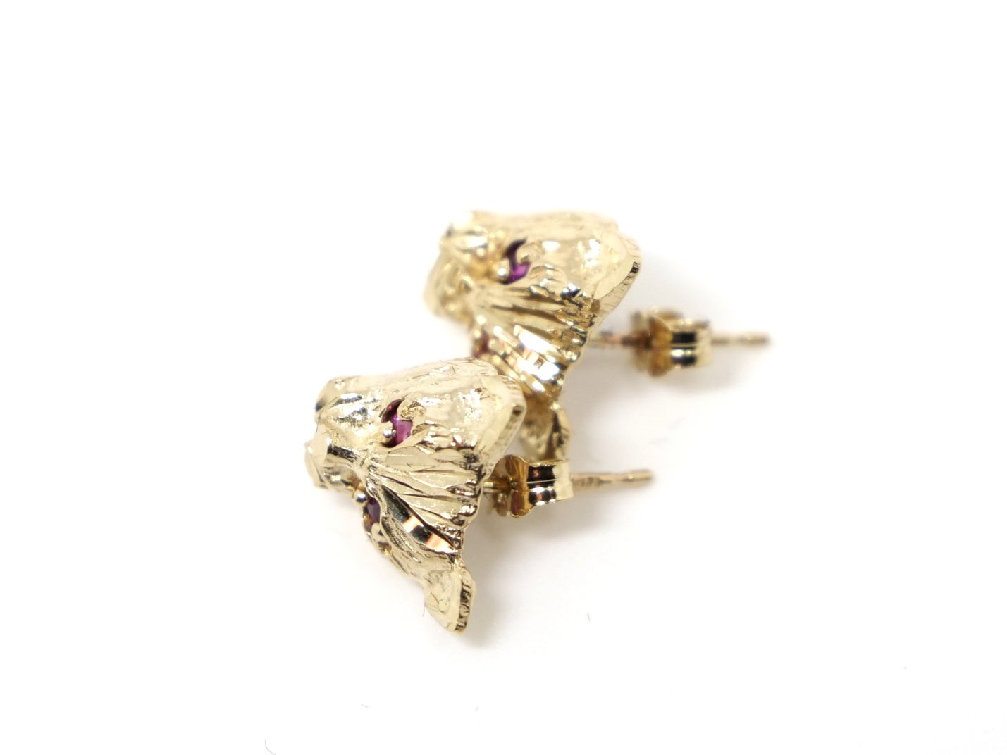 Very unusual 9ct gold vintage earrings in the design of a cat, set with rubies as eyes. With 9ct gold butterfly backs.