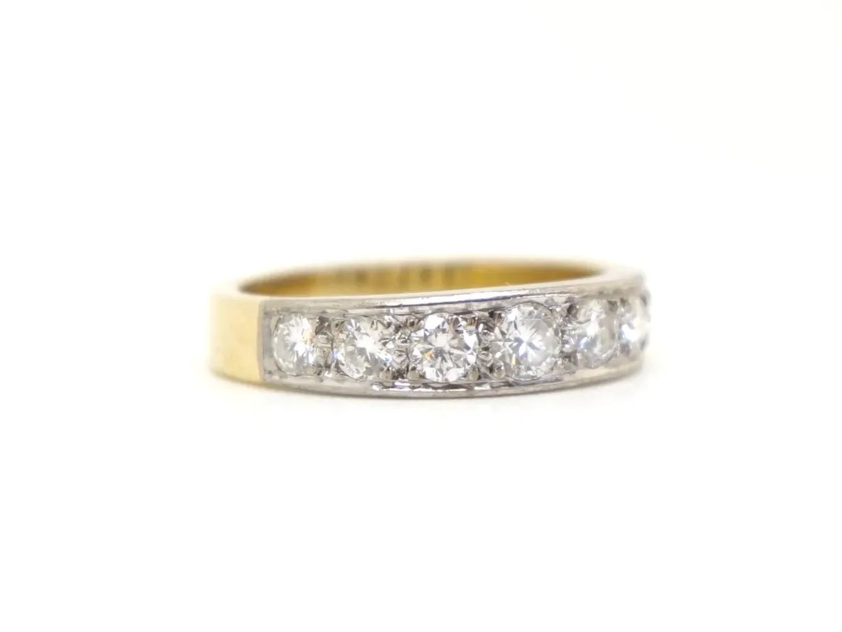 Beautiful vintage 18ct gold diamond half eternity ring, set with seven lovely diamonds with an approximate total weight of 0.75ct.