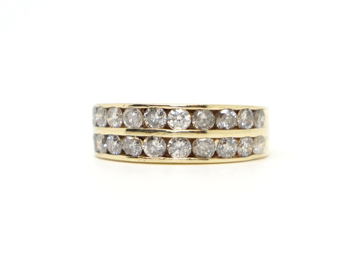 Wonderful 2ct diamond 14ct gold statement diamond ring, set with twenty brilliant cut diamonds across two separate rows in this half eternity design.