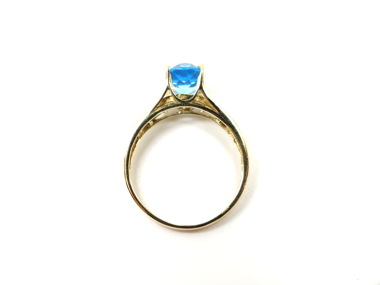 9ct gold blue topaz cocktail ring