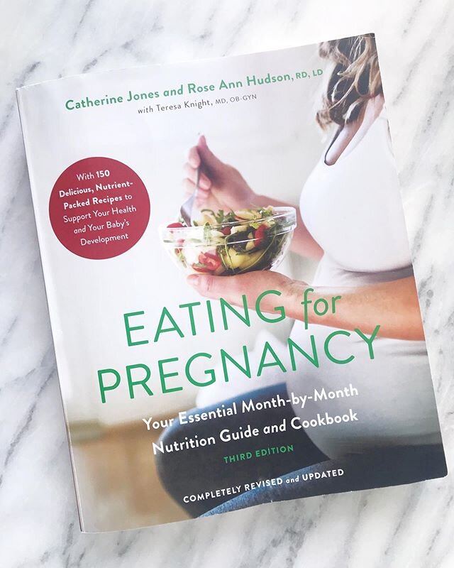 ***GIVEAWAY***
&bull;
This one is for all of the mamas-to-be (or soon-to-be mamas-to-be) out there!
&bull;
@eatingforpregnancy has become one of my favorite recommendations for prenatal clients. This book provides a month-by-month look at the develop