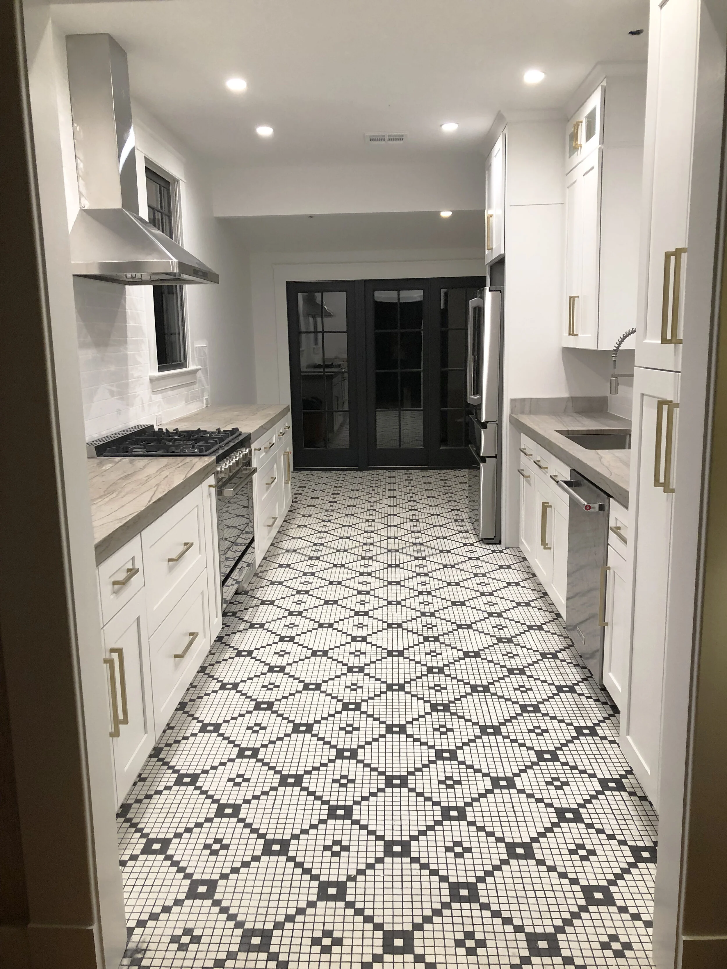 KITCHEN CENTER.jpg