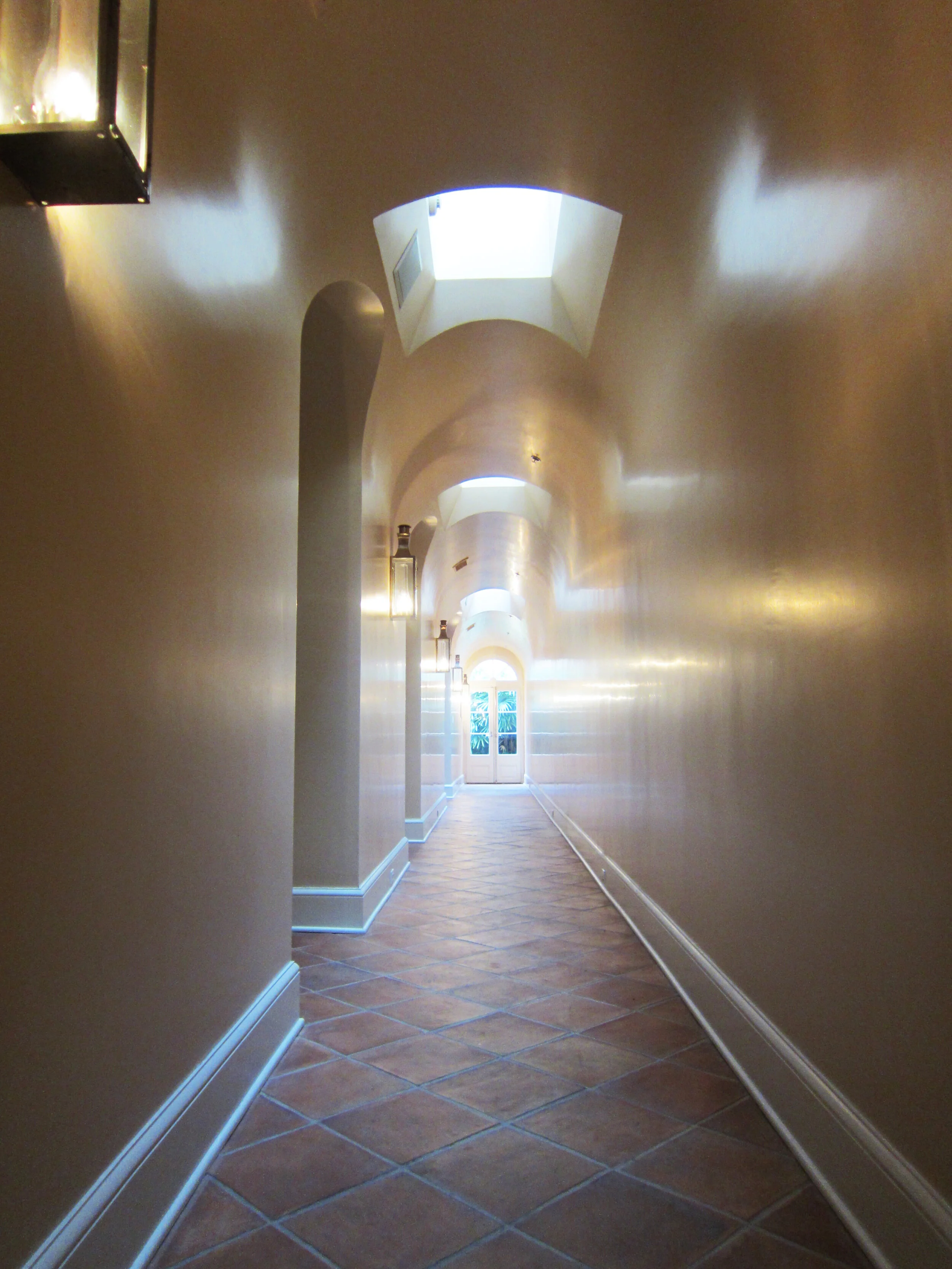 1ST FLOOR APARTMENT_HALLWAY.JPG