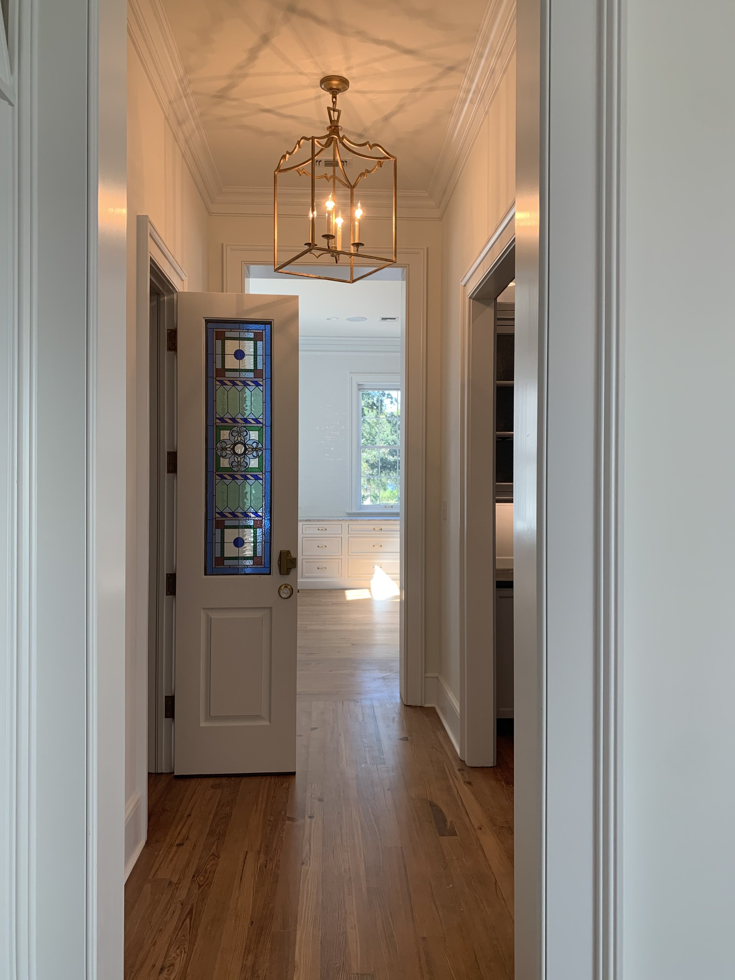 Architect: Classical Roots Architecture LLC (Barry Fox Assoc.) Contractor: Charles Weems General Contractor, Inc. Photo Credit: Charles Weems General Contractor, Inc.