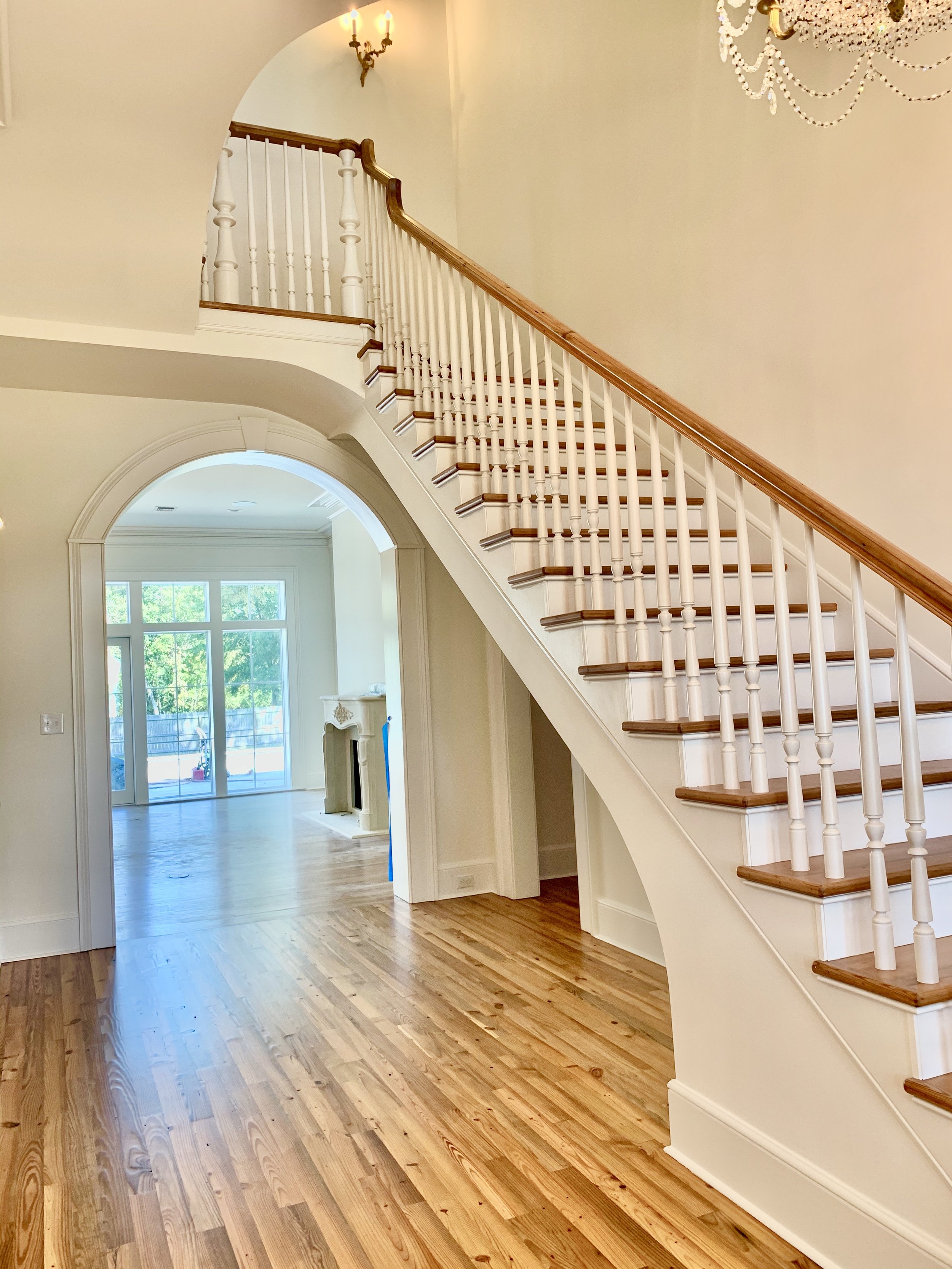 Architect: Classical Roots Architecture LLC (Barry Fox Assoc.) Contractor: Charles Weems General Contractor, Inc. Photo Credit: Charles Weems General Contractor, Inc.