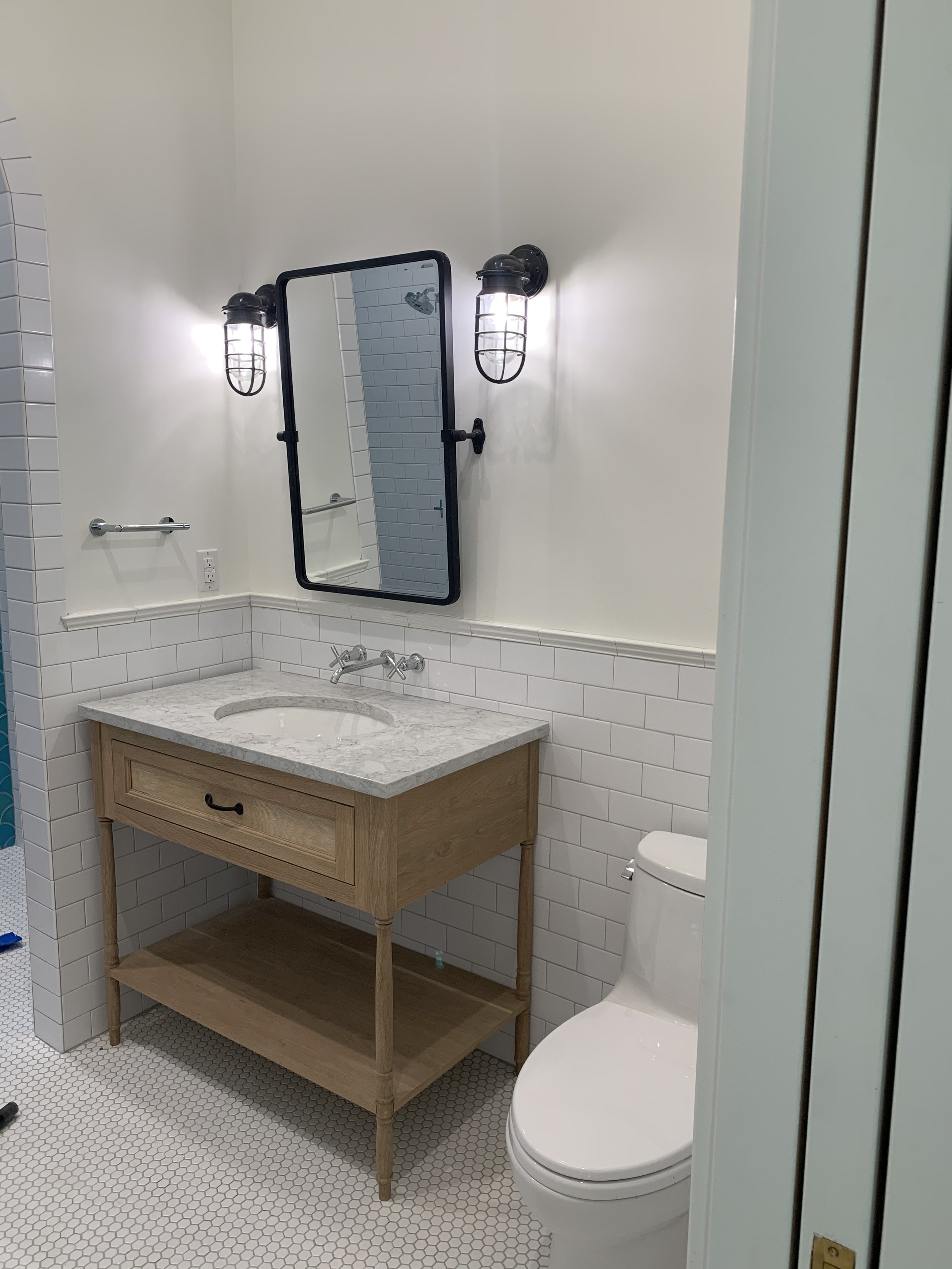 Architect: Classical Roots Architecture LLC (Barry Fox Assoc.) Contractor: Charles Weems General Contractor, Inc. Photo Credit: Charles Weems General Contractor, Inc.