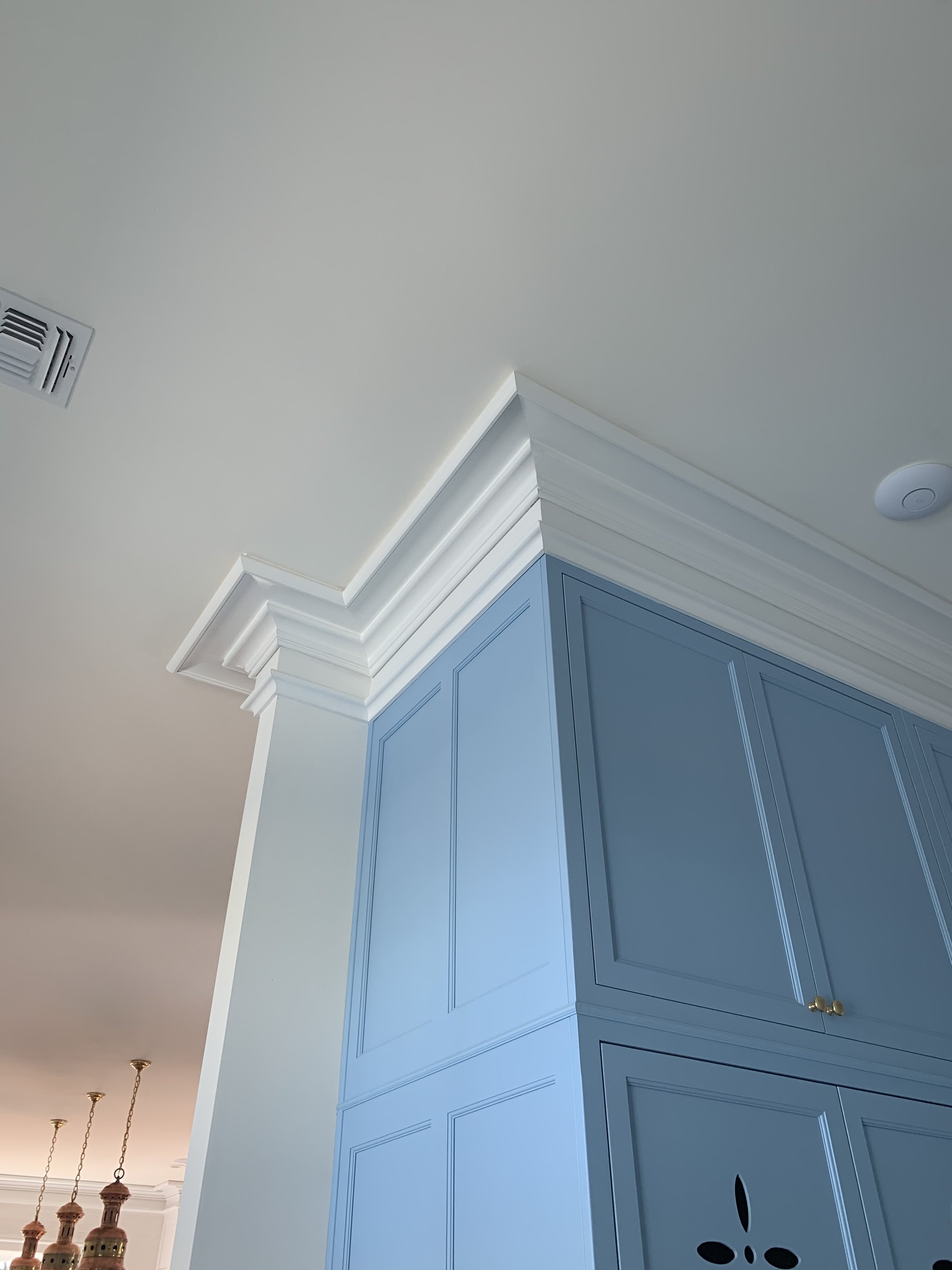 Architect: Classical Roots Architecture LLC (Barry Fox Assoc.) Contractor: Charles Weems General Contractor, Inc. Photo Credit: Charles Weems General Contractor, Inc.